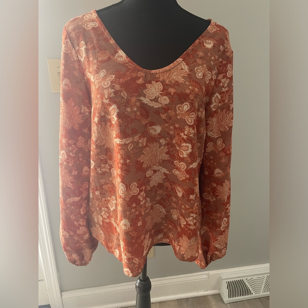 Daytrip flowy floral tie back top in small